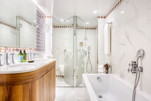 Uniworld S.S Sao Gabriel Grand Suite Bathroom.jpg
